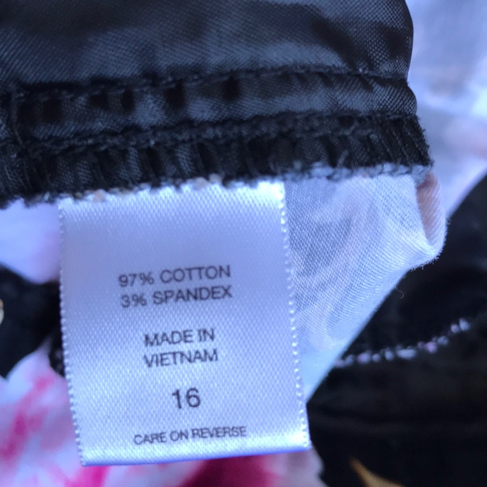 7th Avenue New York & Company floral shorts Sz 16 - Picture 7 of 8